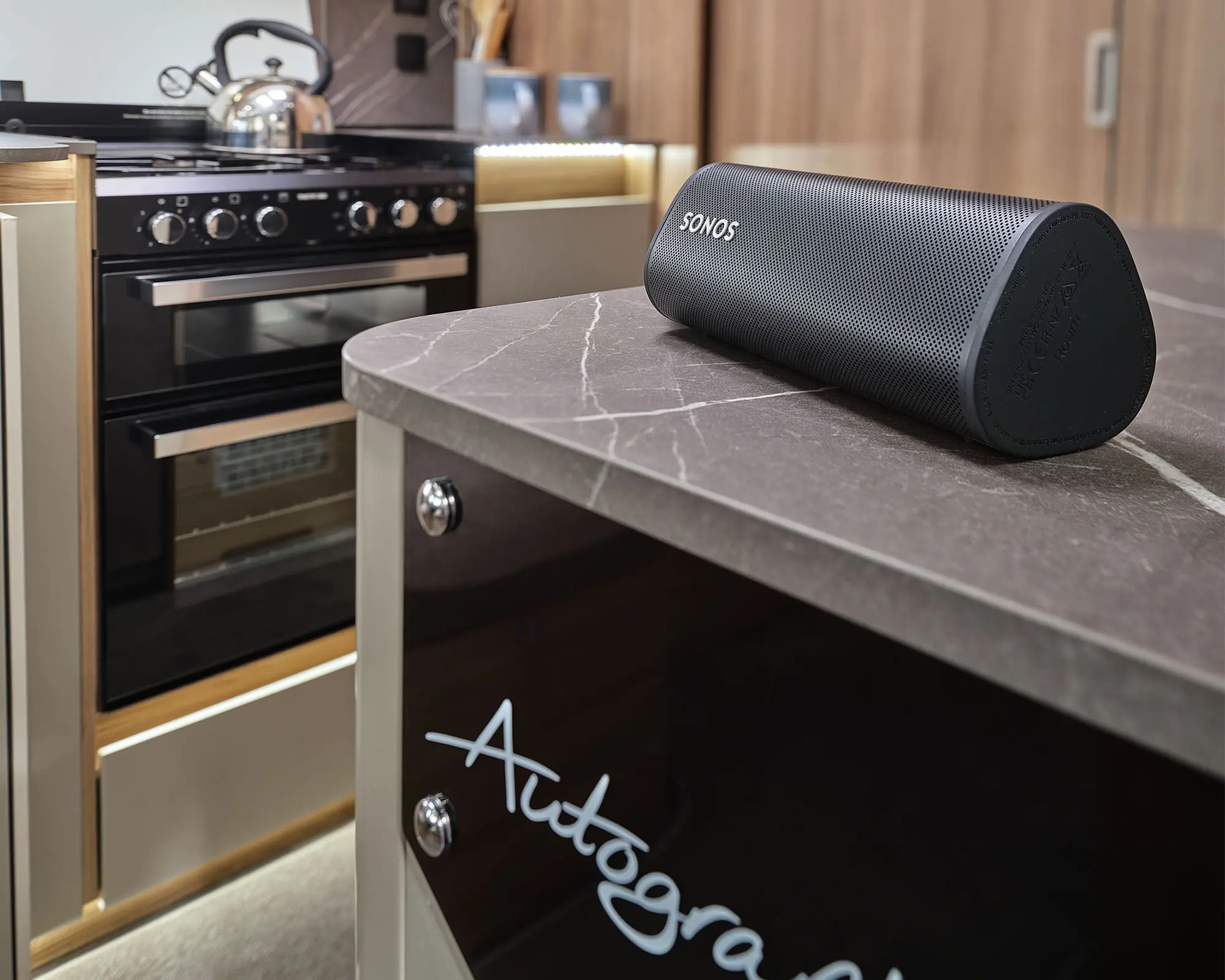 base_0006_SONOS portable speaker for high quality music, audio books and hands free assistance wherever