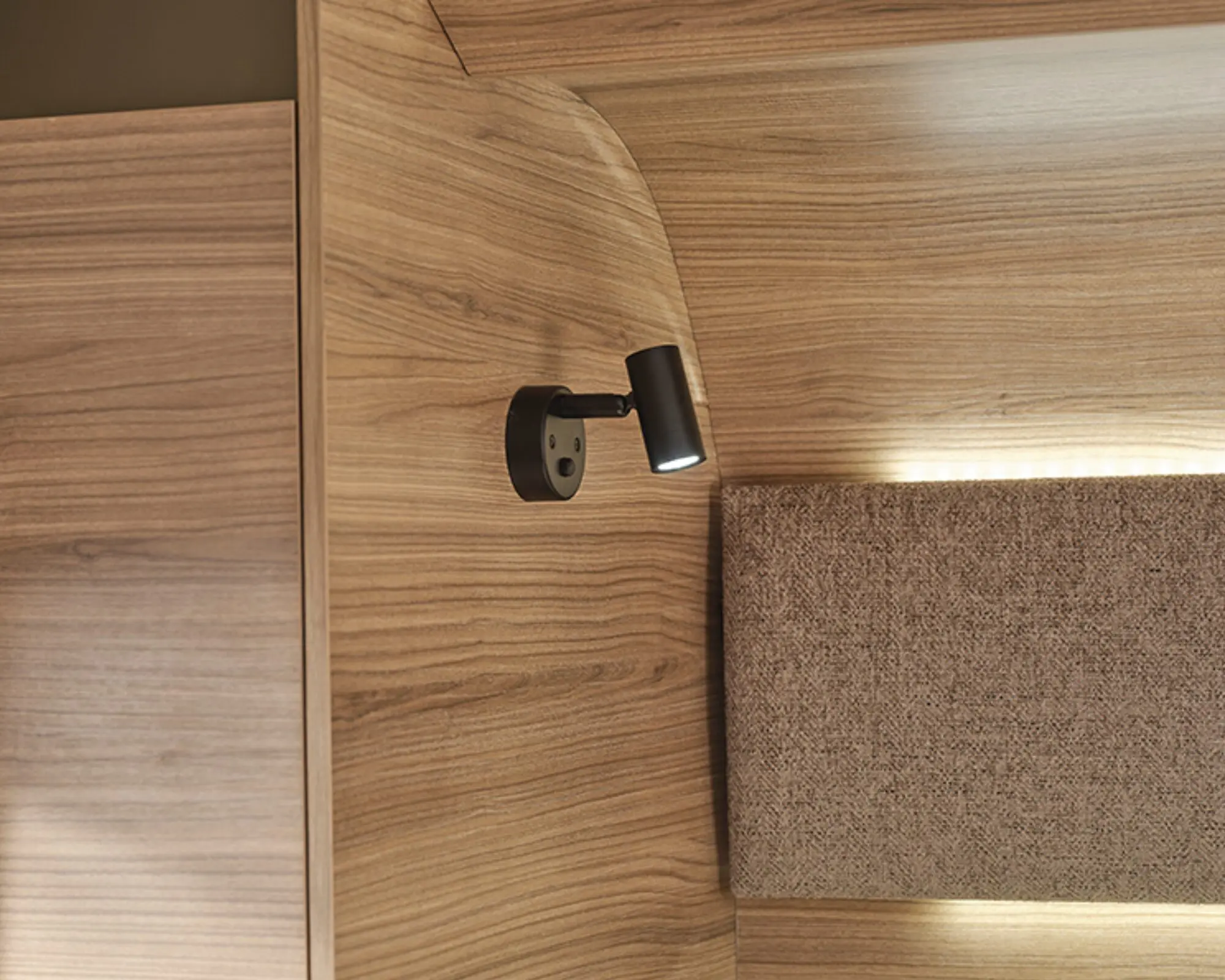 Bailey Autograph 79-4I (5)