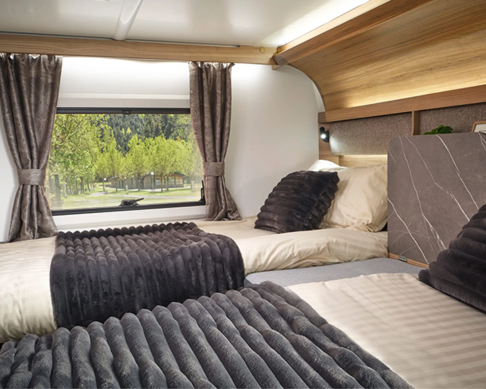 Bailey Autograph 79-4T (4)