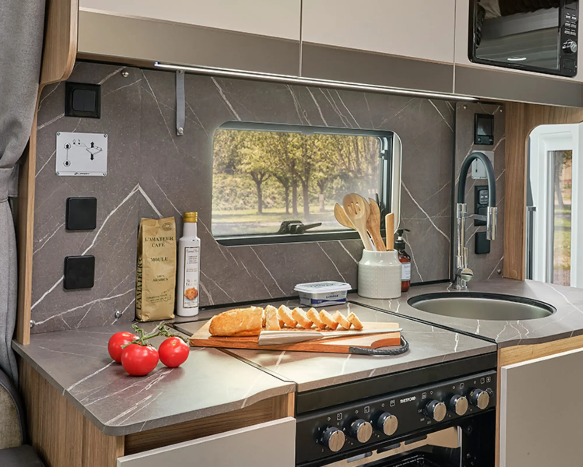 Bailey Autograph 81-5 (2)