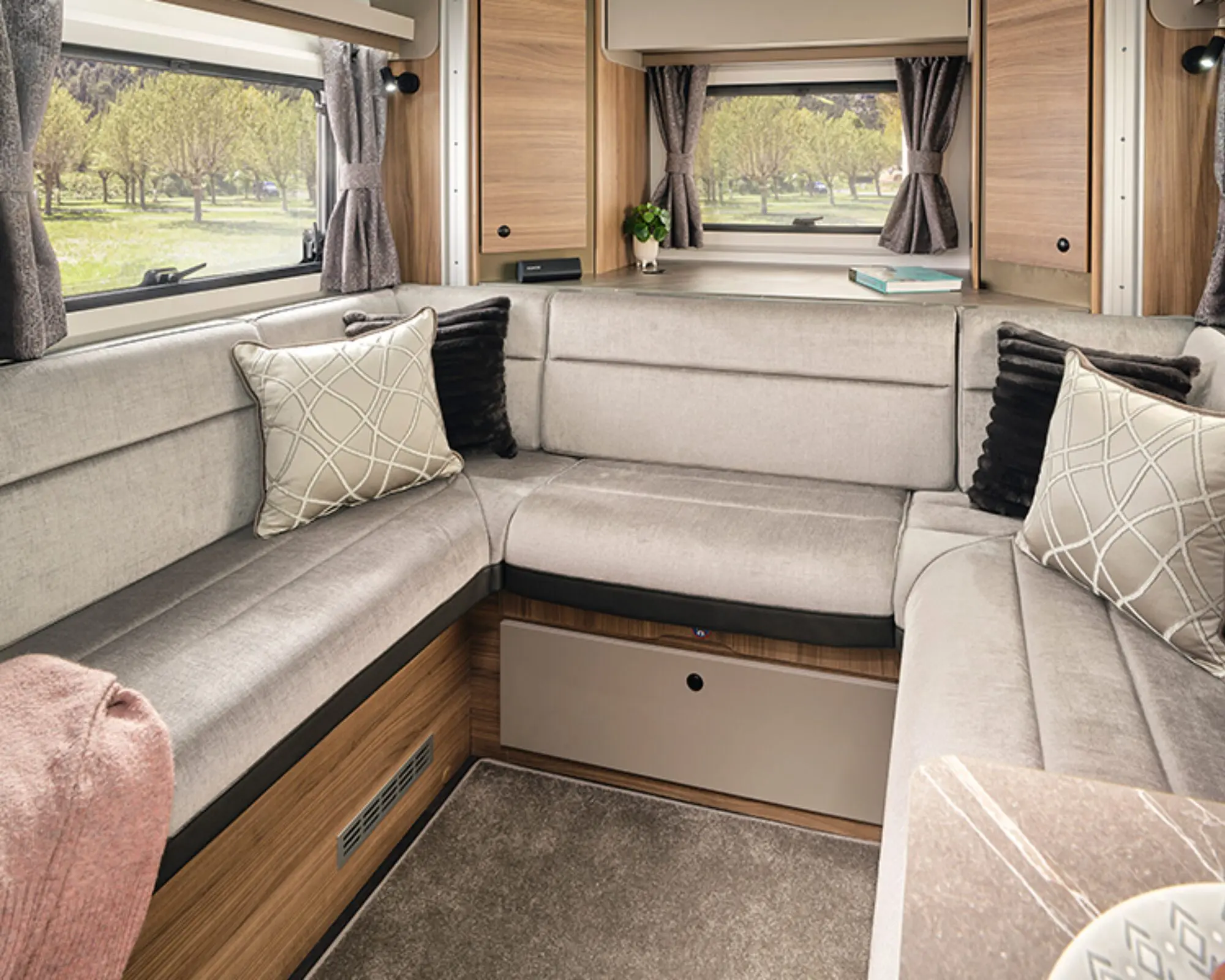 Bailey Autograph 81-5 (4)