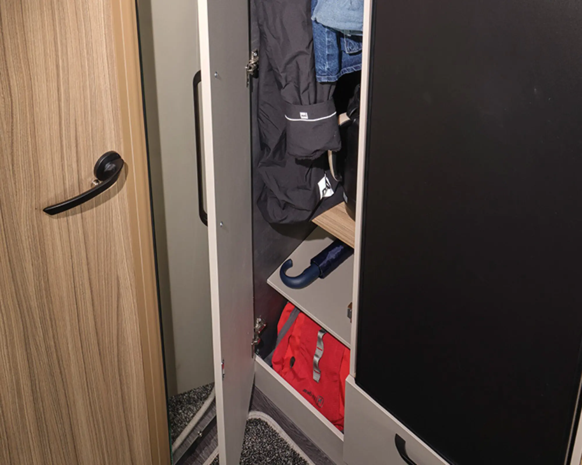 Pegasus Black Amalfi (4)