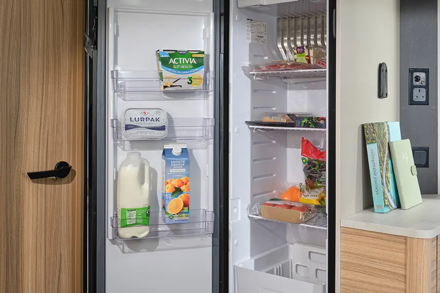 Pegasus-Black-Bologna-fridge (1)