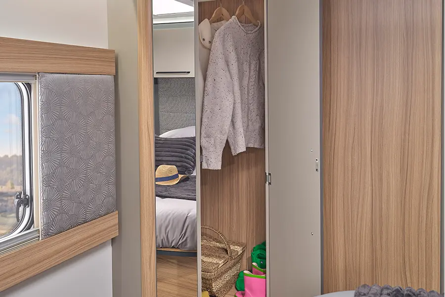 Pegasus-Black-Bologna-wardrobe-and-mirror