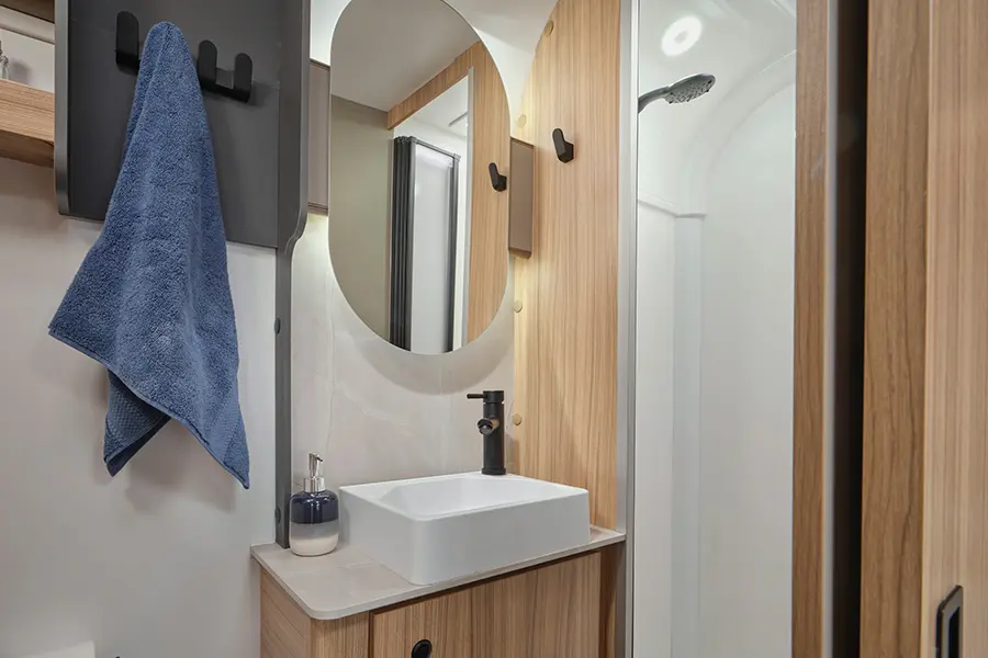 Pegasus-Black-Bologna-washroom