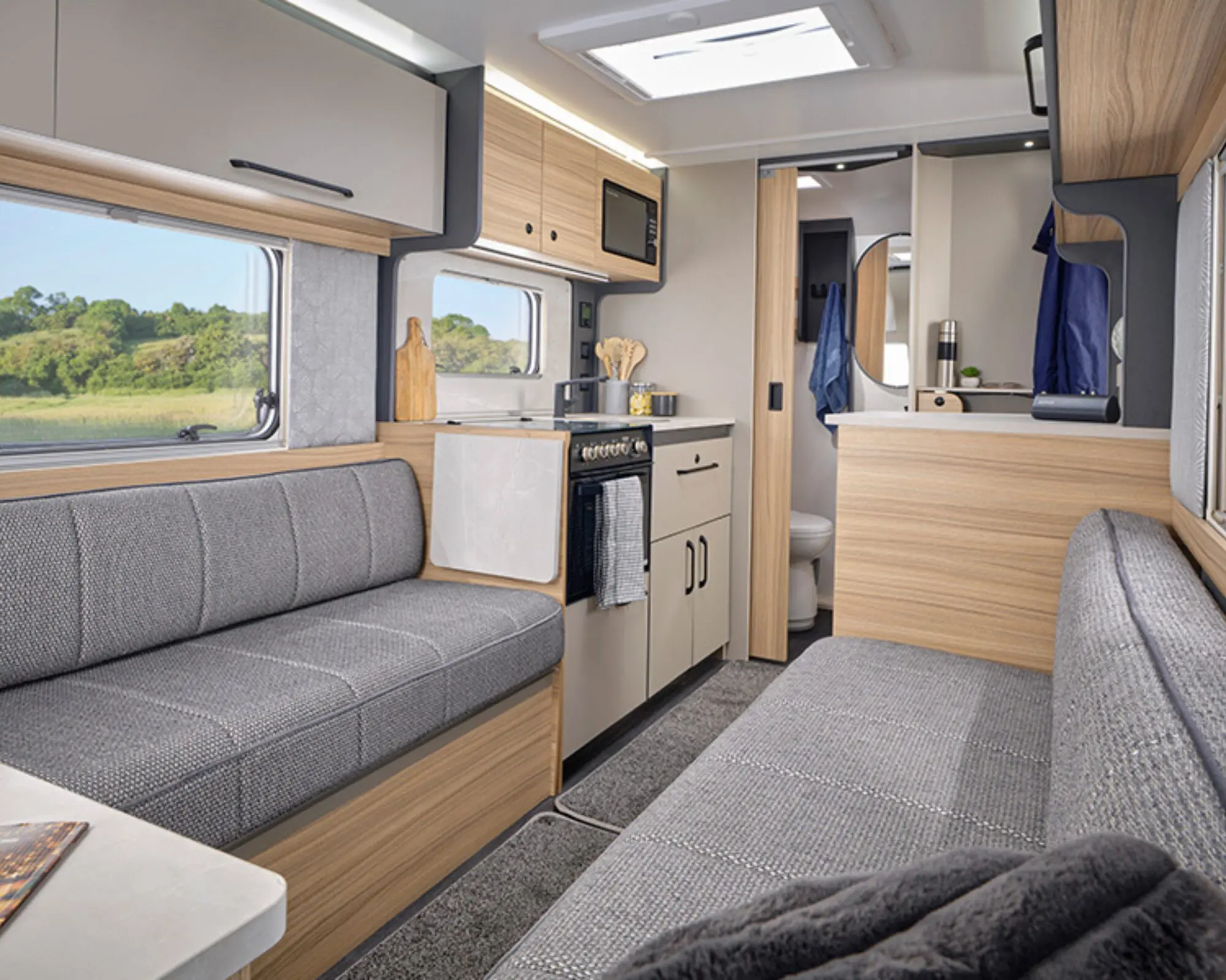 Phoenix Black Edition 420 from front lounge to rear washroom