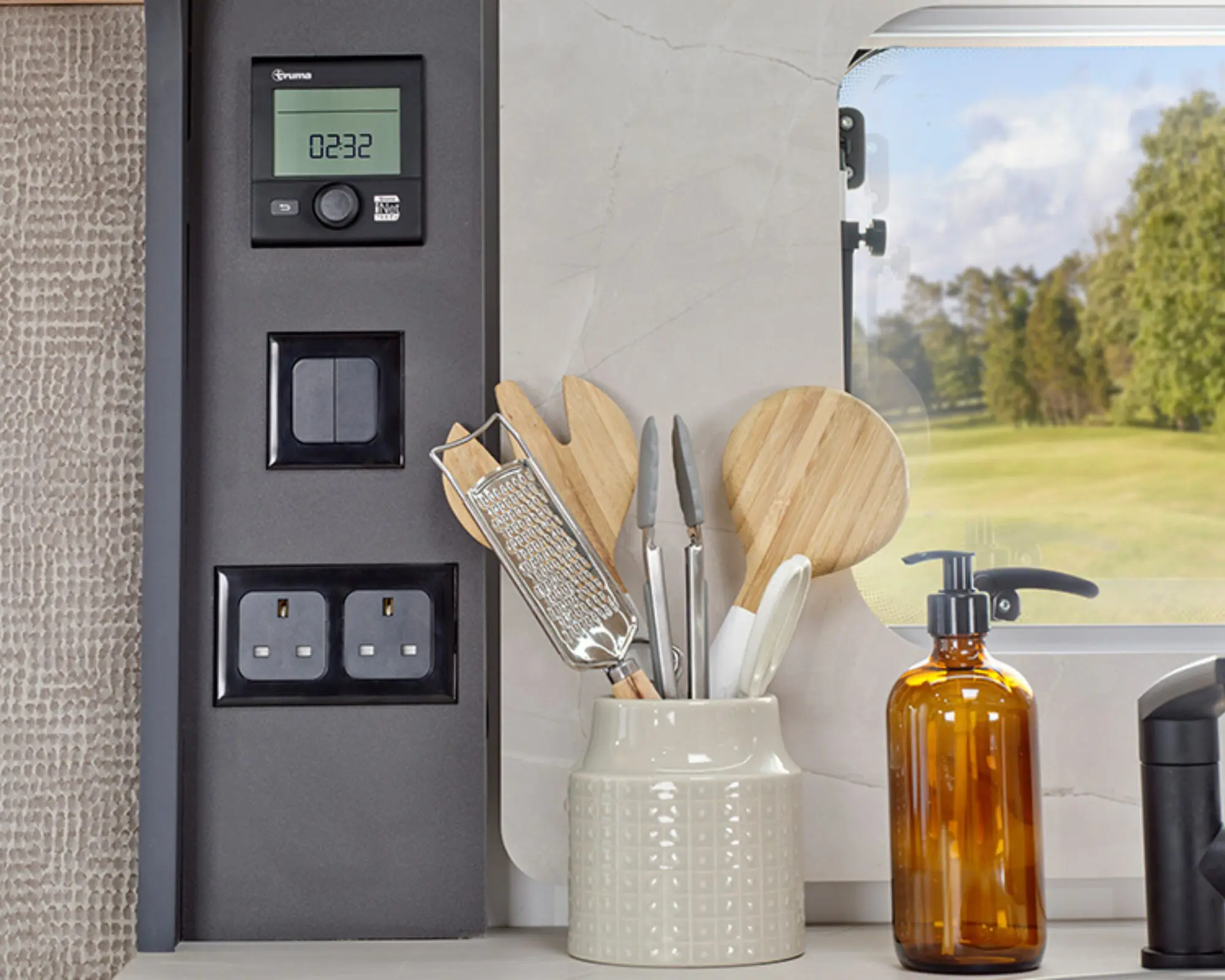 Phoenix Black 440 (5)