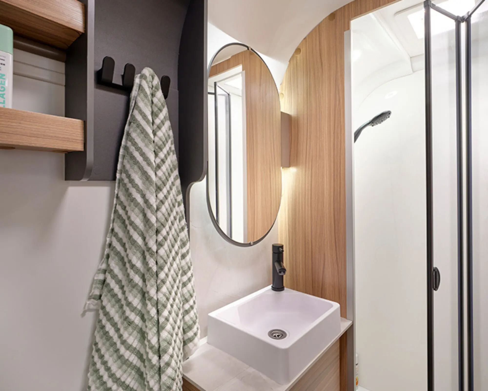 Phoenix Black 440 (6)