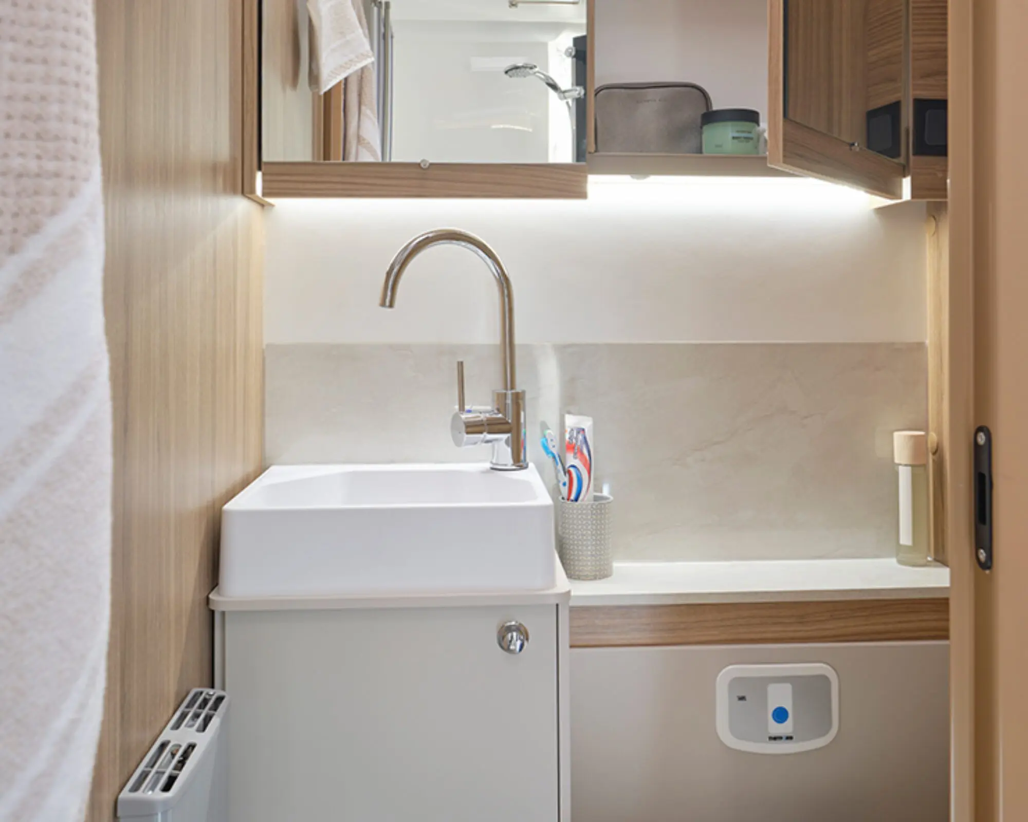 Unicorn Deluxe Cabrera (3)