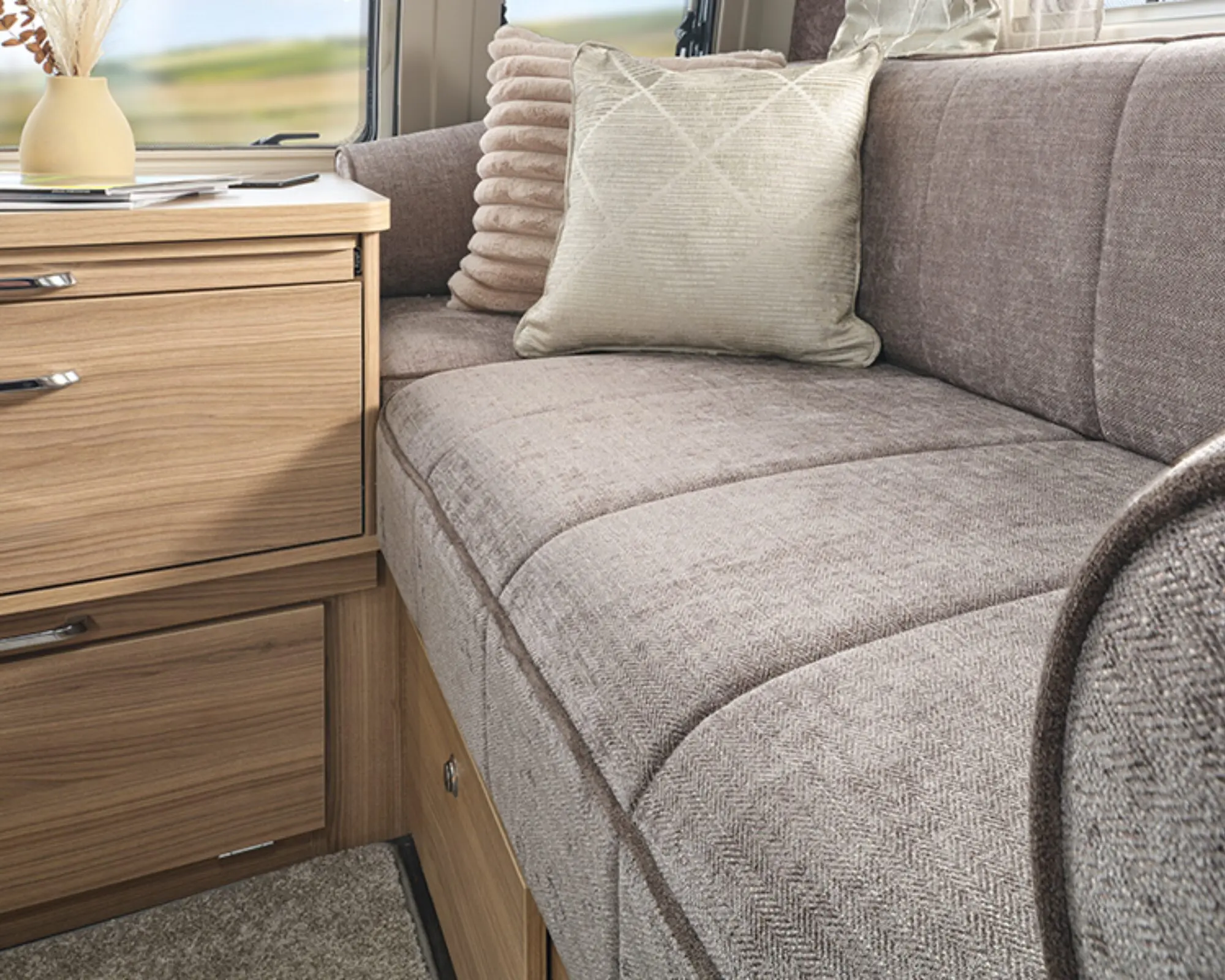 Unicorn Deluxe Cabrera (5)