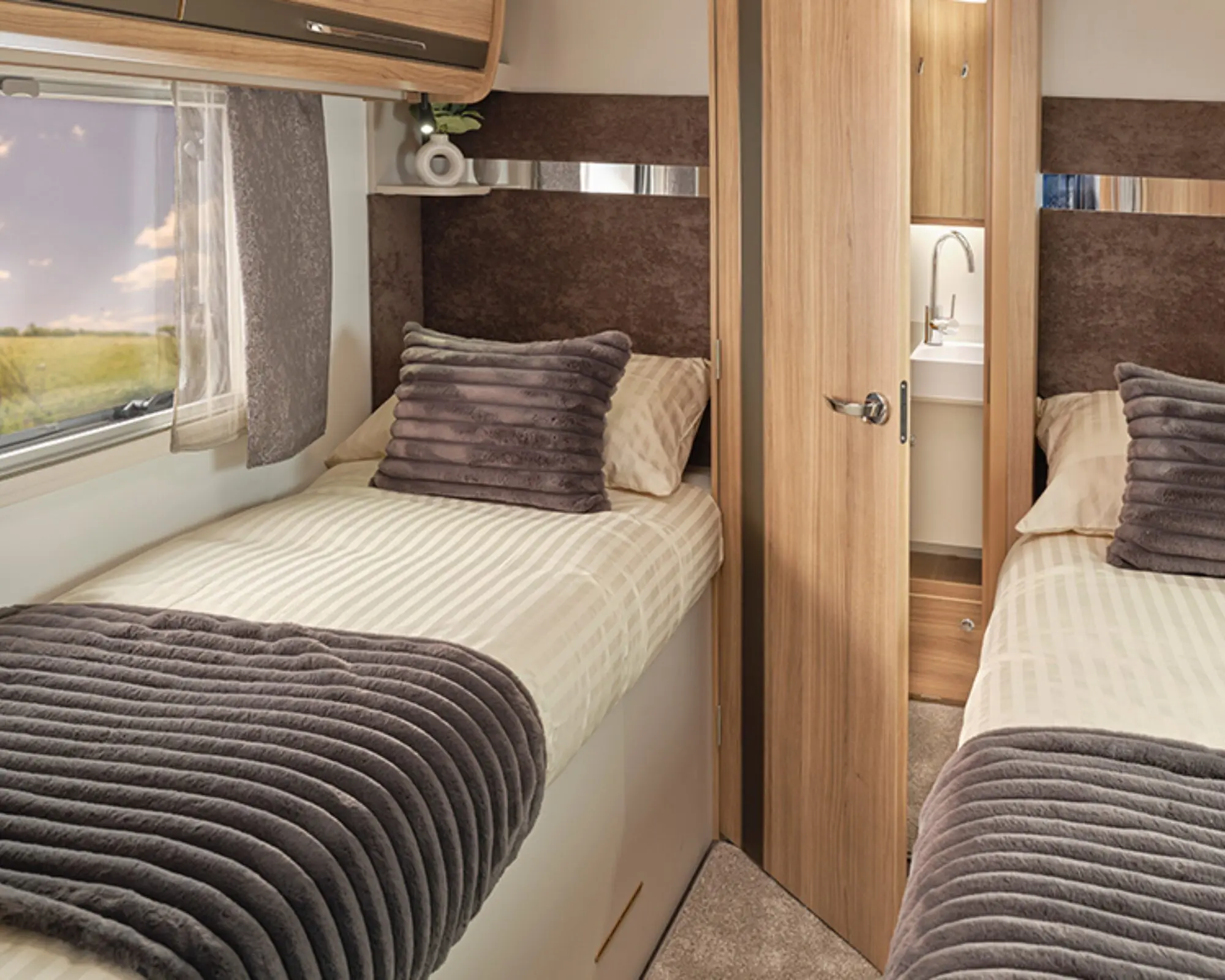 Unicorn Deluxe Cadiz (2)