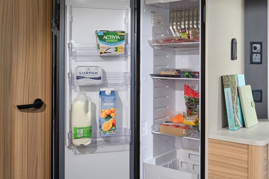 Pegasus-Black-Bologna-fridge (1)