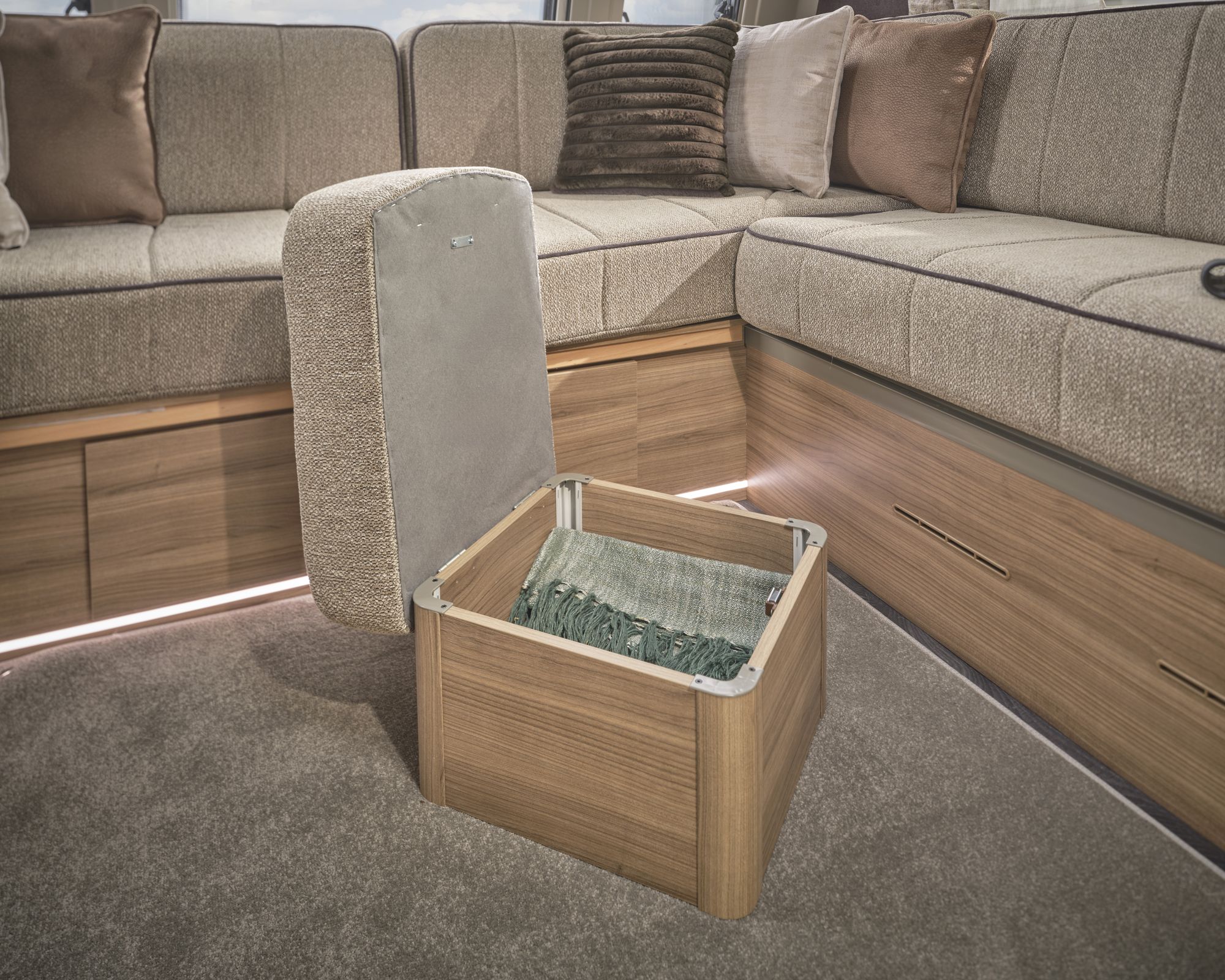 U-shaped lounge with storage footstool in the Bailey Unicorn Grande Cornella 2027