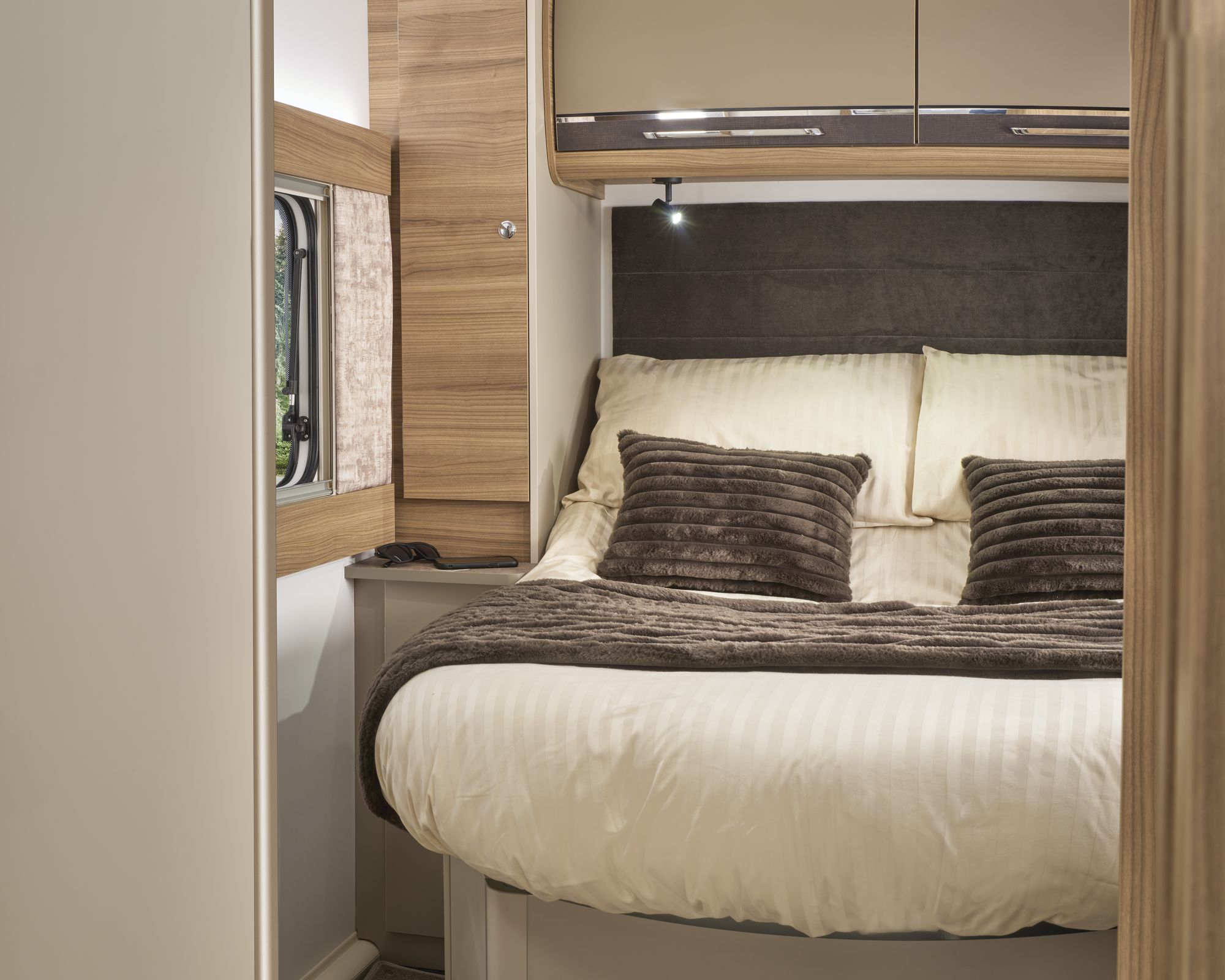 Island bed and wardrobes in the Bailey Unicorn Lite Murcia 2027