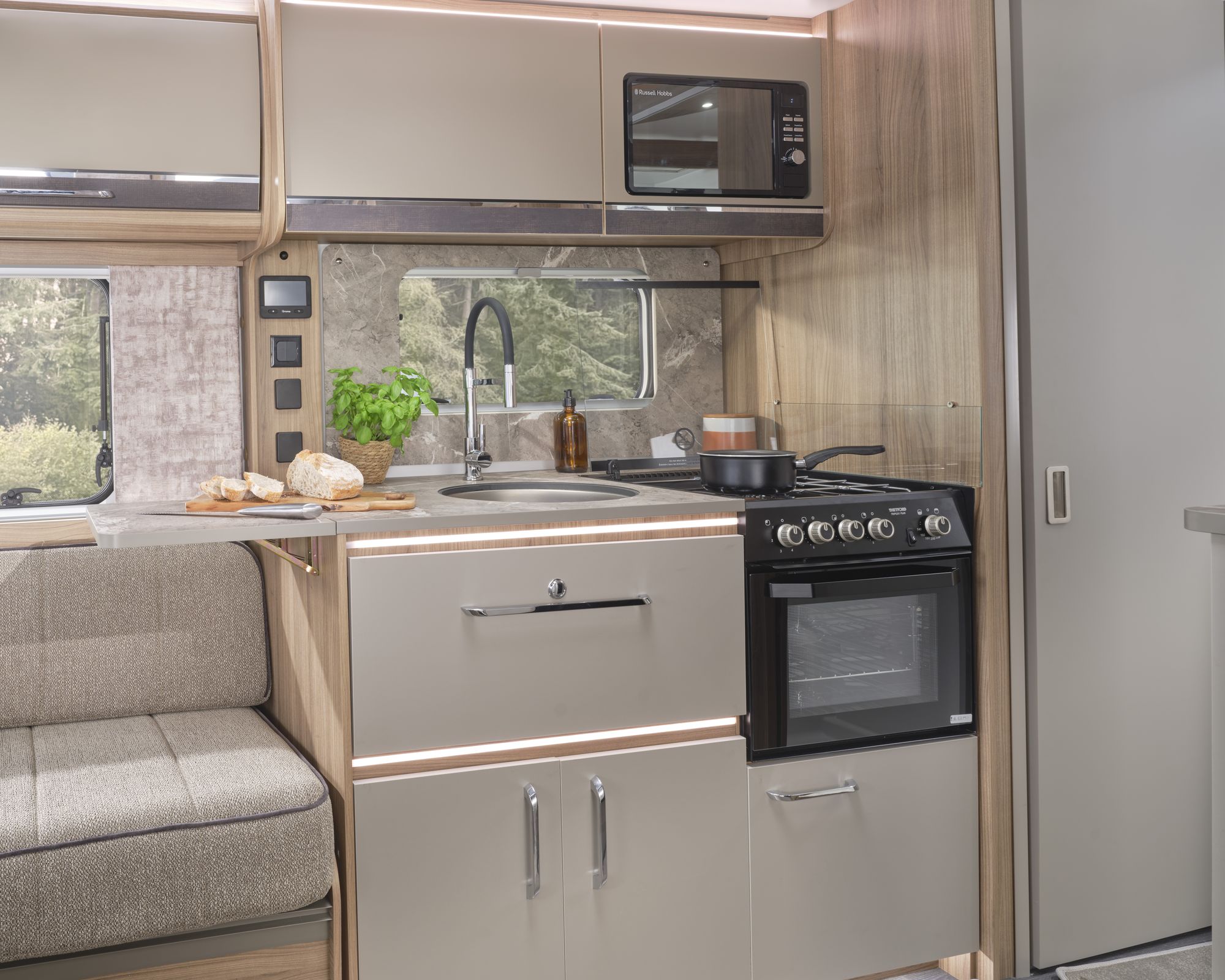 Bailey Unicorn Lite Murcia 2027 Kitchen Kitchen with microwave, hob and oven in the Bailey Unicorn Lite Murcia 2027